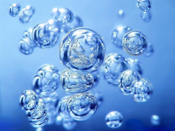 Минеральная вода с газом
