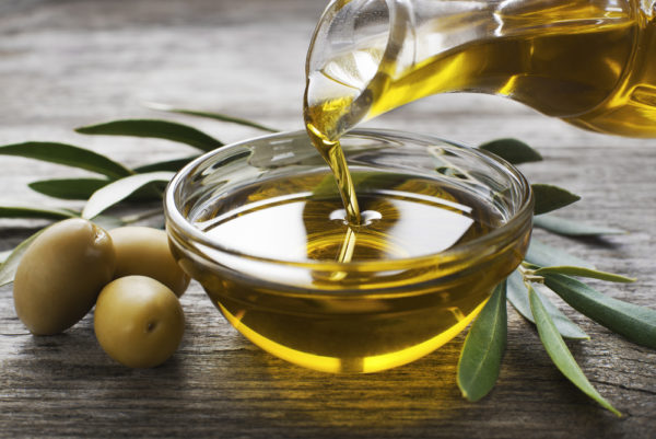 Оливковое масло в чаше
