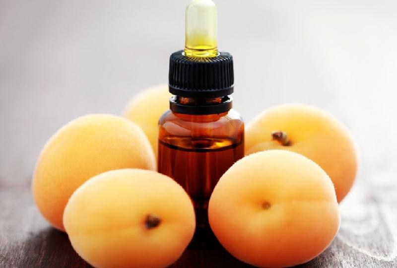Персиковое масло при заболеваниях носа и горла: рецепты и особенности применения