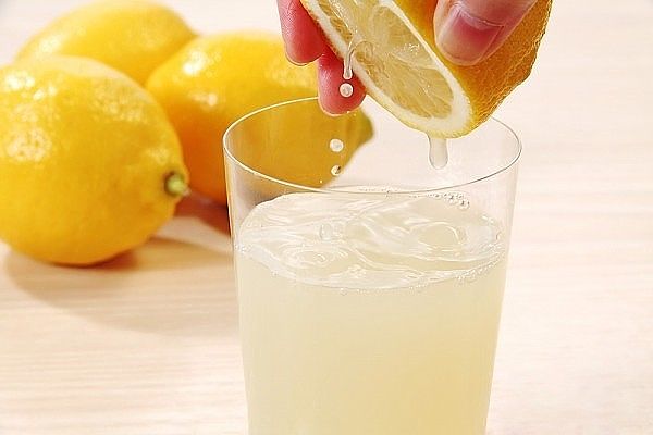 Выжми 1 лимон, смешай с 1 столовой ложкой оливкового масла… Теперь вовек меня не забудешь!